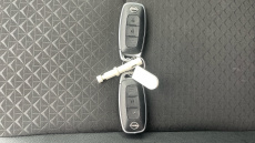Nissan Juke 1.0 DiG-T N-Connecta 5dr DCT Petrol Hatchback